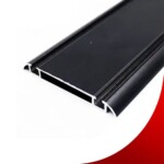 Aluminijumski poklopac za donju šinu  MT-2.1-32 /crna/ L=2m